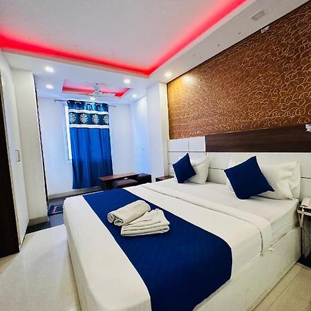 Palm Majestic At Airport Hotell New Delhi Exteriör bild