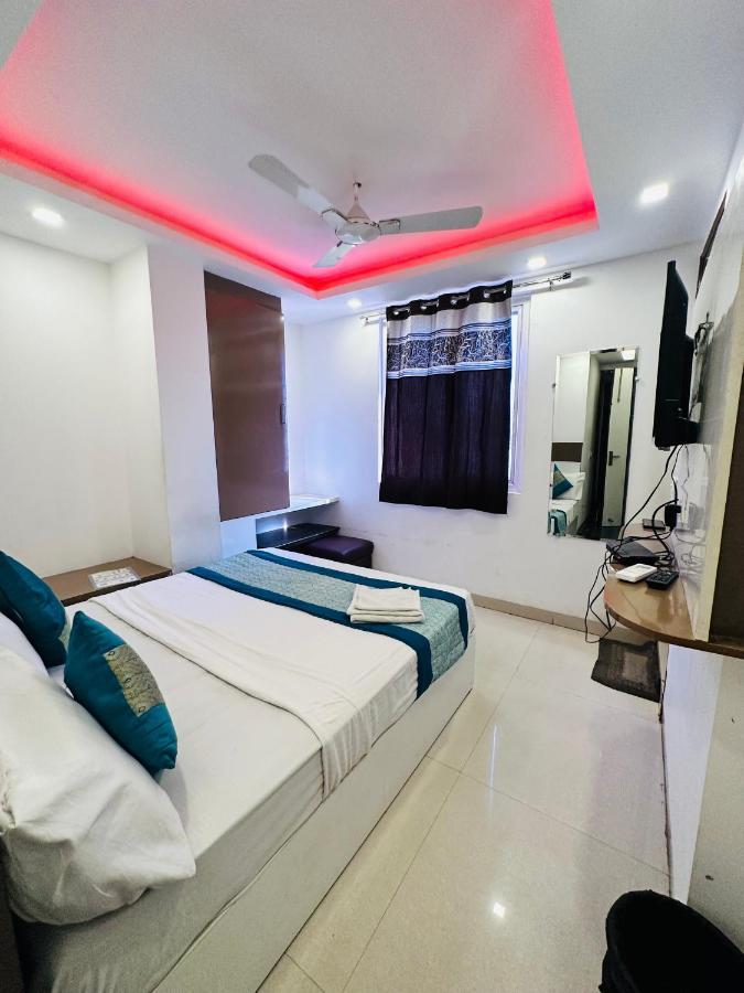 Palm Majestic At Airport Hotell New Delhi Exteriör bild