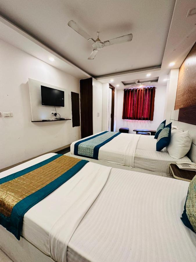 Palm Majestic At Airport Hotell New Delhi Exteriör bild