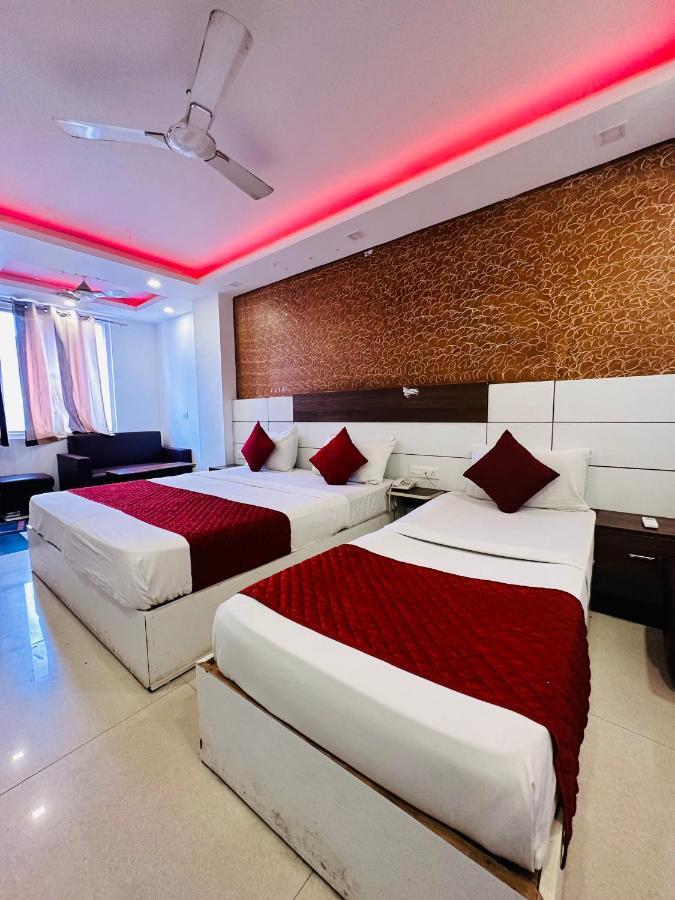 Palm Majestic At Airport Hotell New Delhi Exteriör bild