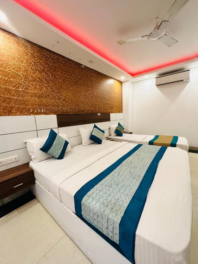 Palm Majestic At Airport Hotell New Delhi Exteriör bild