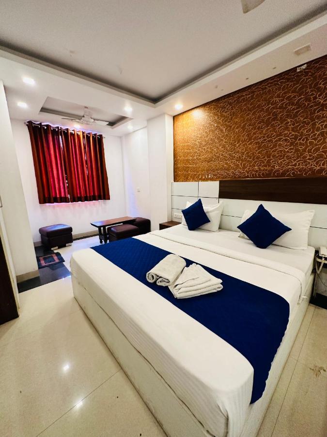 Palm Majestic At Airport Hotell New Delhi Exteriör bild