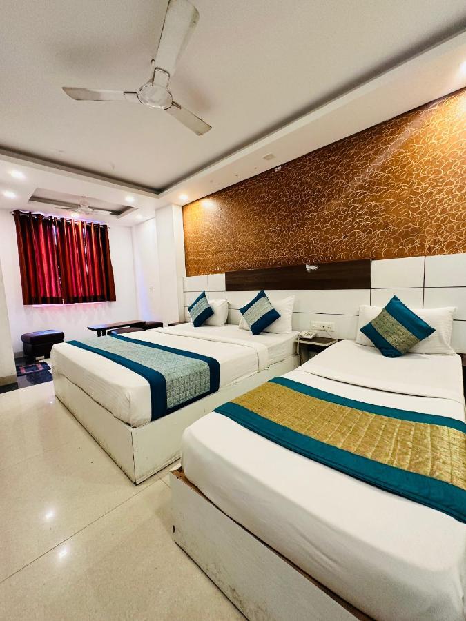 Palm Majestic At Airport Hotell New Delhi Exteriör bild