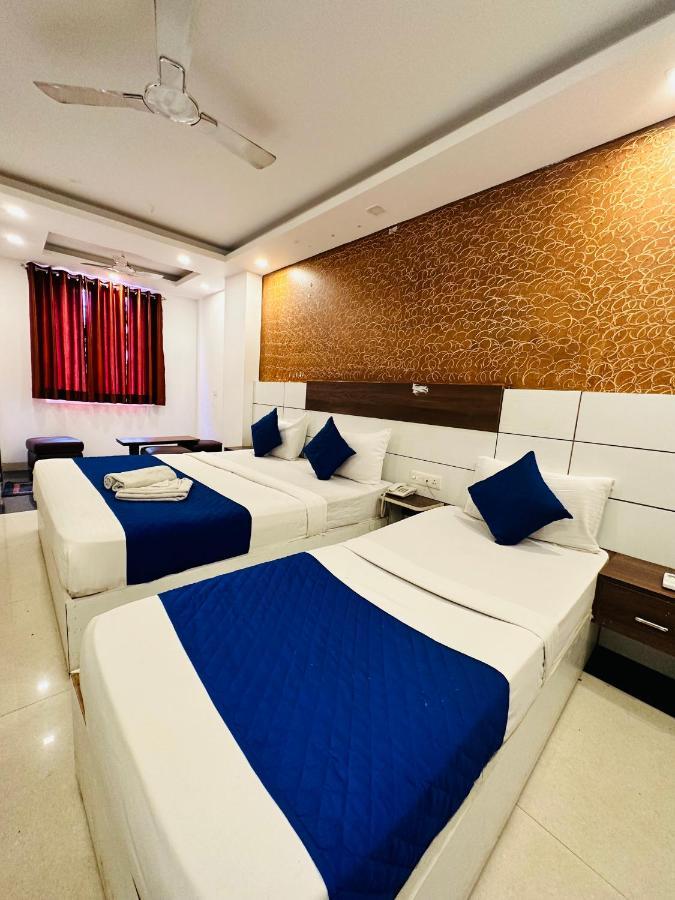 Palm Majestic At Airport Hotell New Delhi Exteriör bild