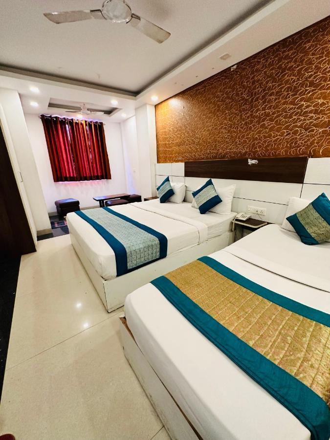 Palm Majestic At Airport Hotell New Delhi Exteriör bild