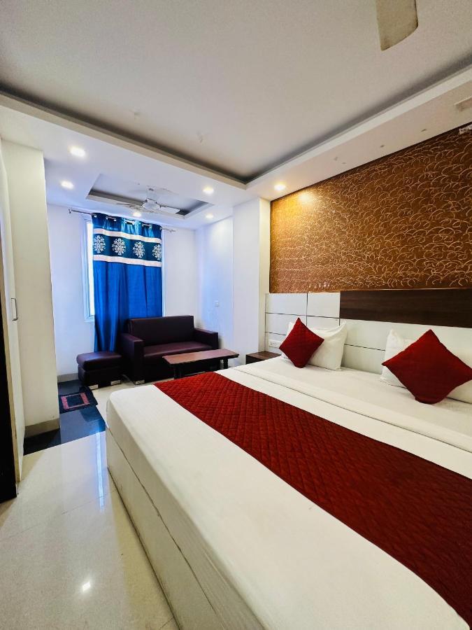 Palm Majestic At Airport Hotell New Delhi Exteriör bild