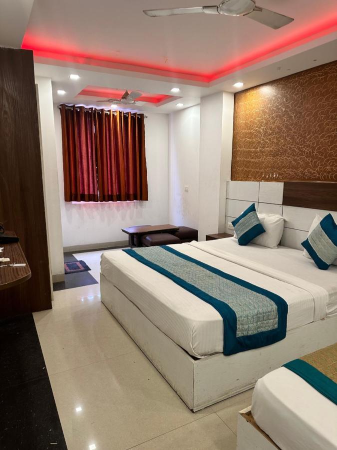 Palm Majestic At Airport Hotell New Delhi Exteriör bild