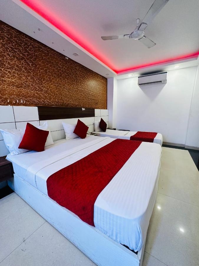 Palm Majestic At Airport Hotell New Delhi Exteriör bild