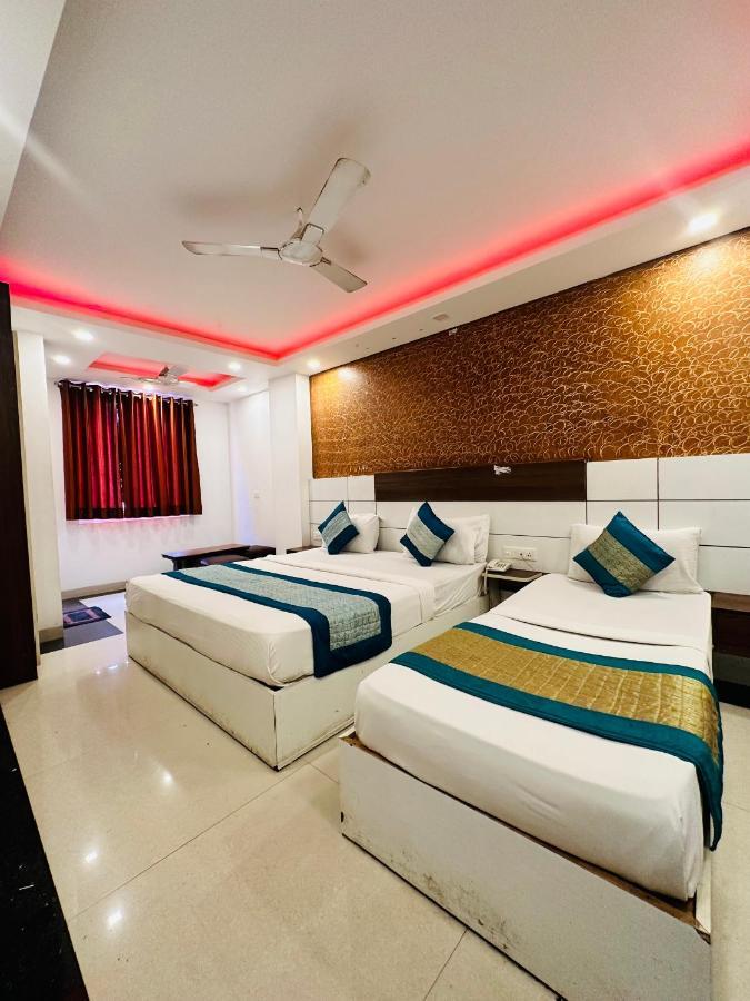 Palm Majestic At Airport Hotell New Delhi Exteriör bild